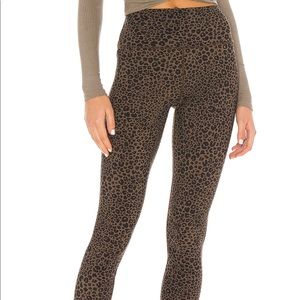 Alo Yoga Leopard High Waist Vapor Leggings